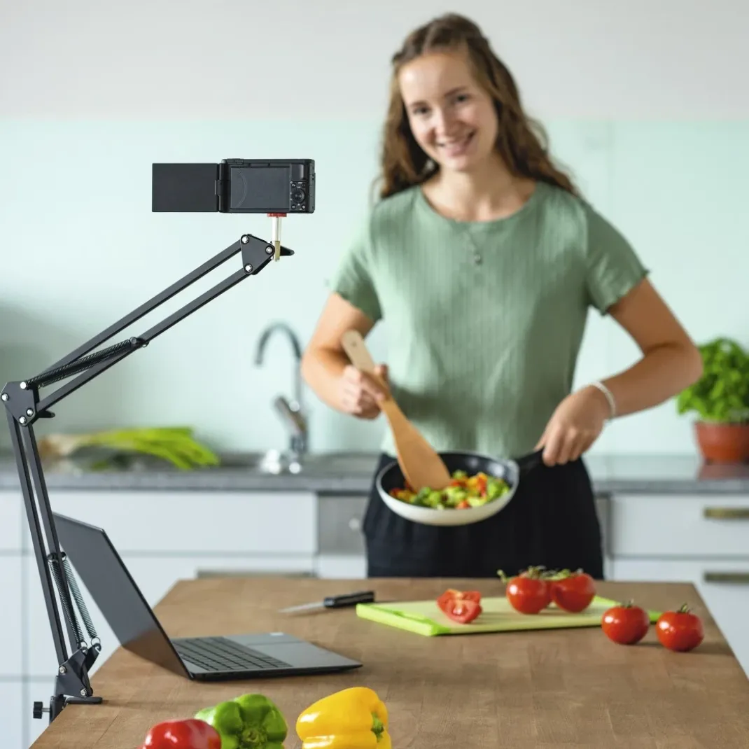 Flexibler Gelenkarm "700 II", ¼", max. 70cm, Smartphone-Halter, Tischklemme
