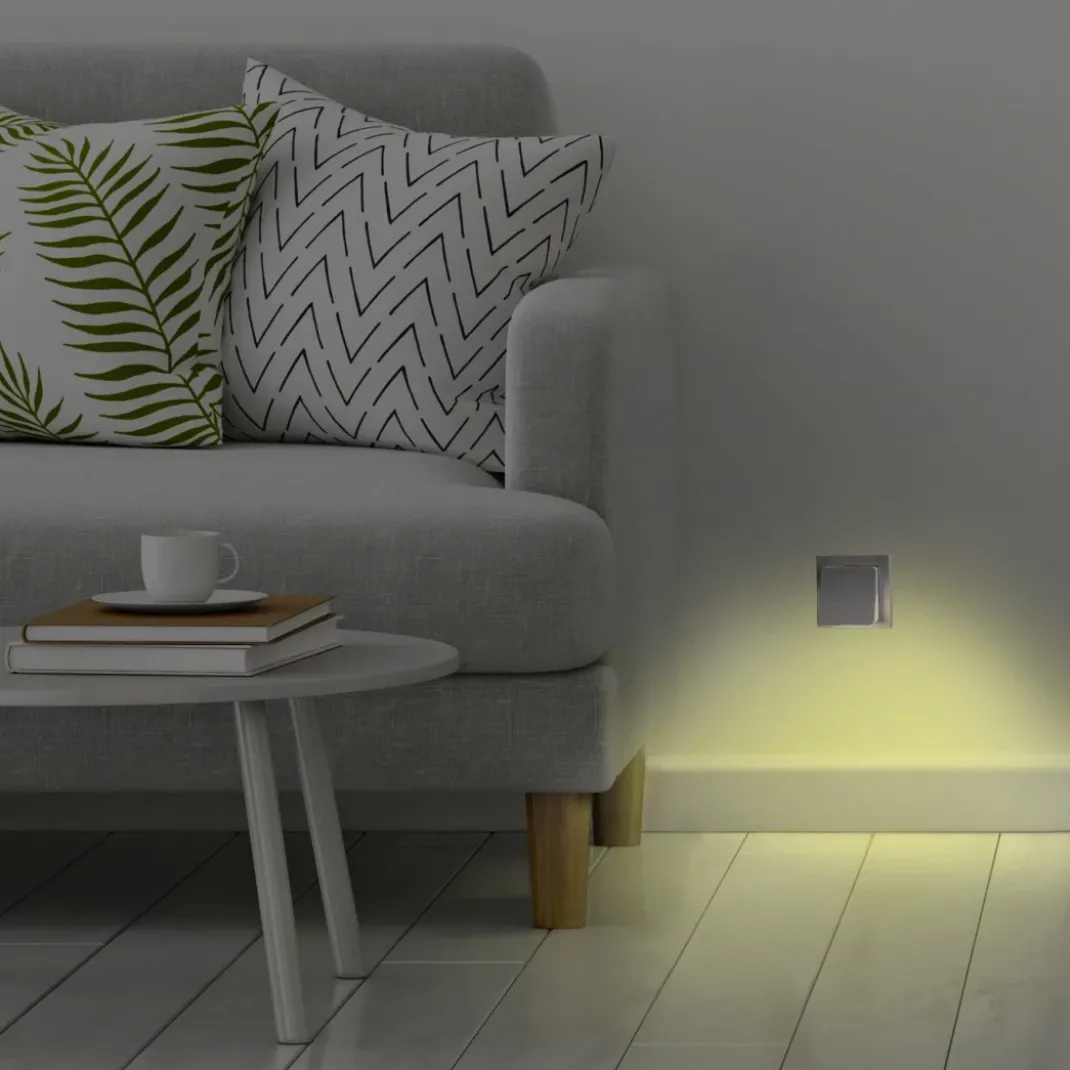 LED-Nachtlicht "Edge" für die Steckdose, Nachtsensor, warmes Licht
