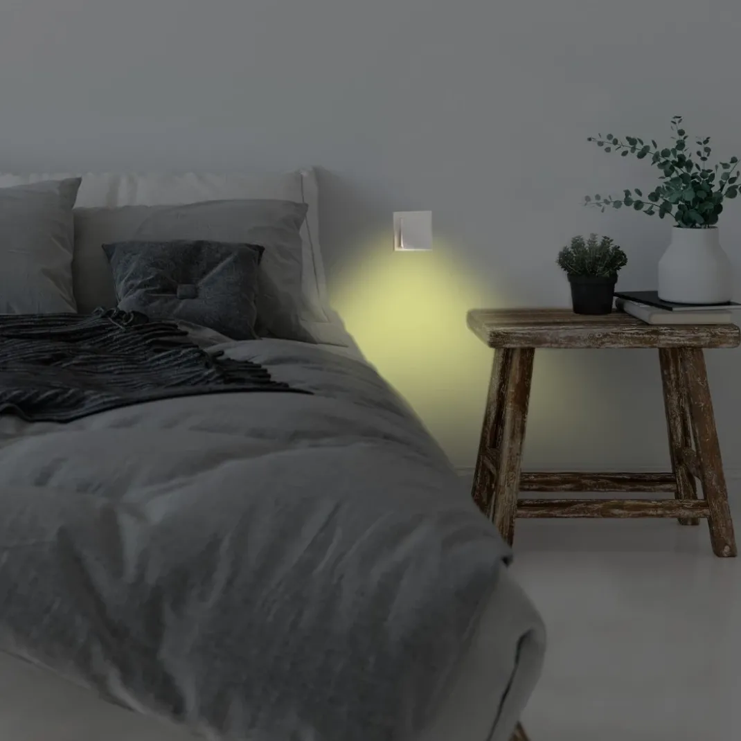 LED-Nachtlicht "Edge" für die Steckdose, Nachtsensor, warmes Licht