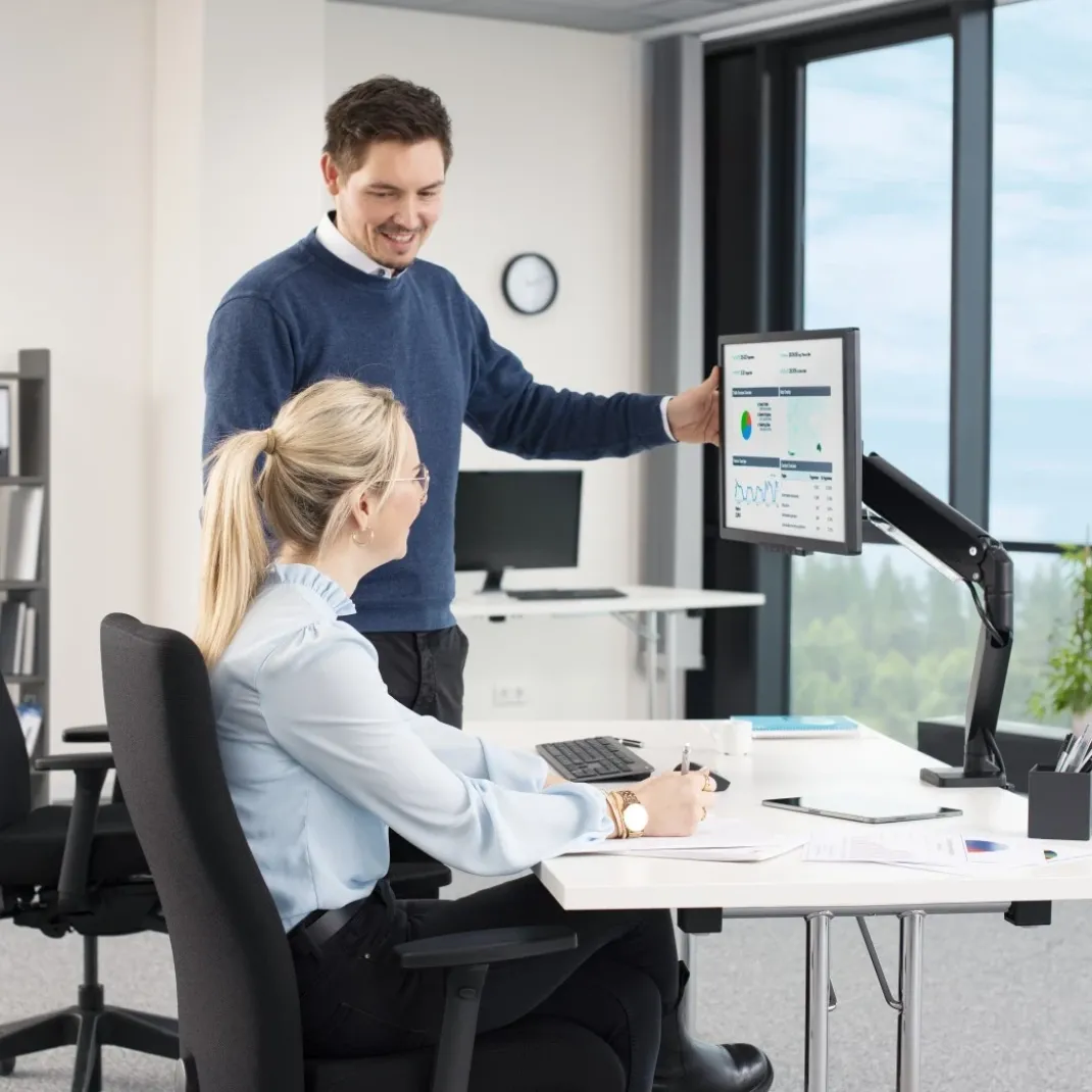 Monitorhalterung, mit Gasfeder höhenverstellbar, schwenk-/neigbar, 13"-35"