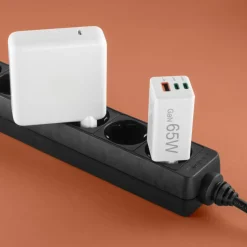 Schnellladegerät, GaN, 2x USB-C, 1x USB-A, Mini-Ladegerät, PD, 65 W, Weiß