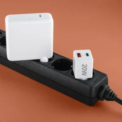 Schnellladegerät, 1x USB-C, 1x USB-A, Mini-Ladegerät, PD, 20 W, Weiß