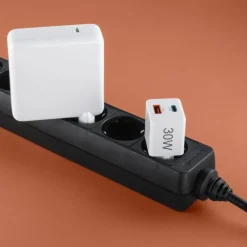 Schnellladegerät, 1x USB-C, 1x USB-A, Mini-Ladegerät, PD, 30 W, Weiß