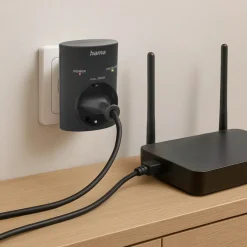 Steckdosenadapter, Schutzkontakt, Überspannungsschutz, Netzspannung, Schw.