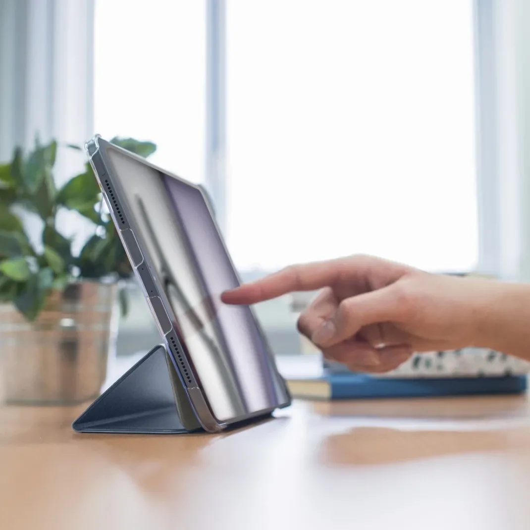 Tablet-Hülle "Fold Clear" für iPad Air 13" (2026/2025/2024), Dunkelblau